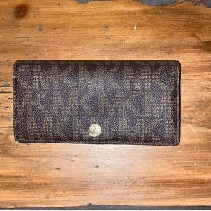 Michael kors wallet